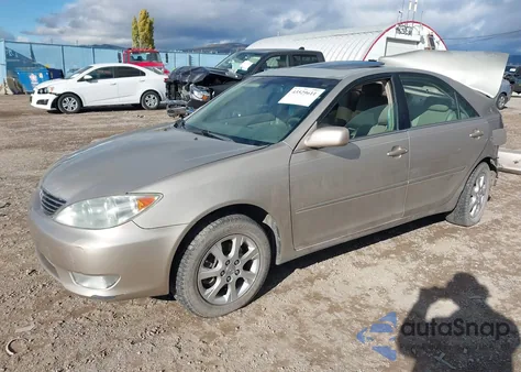 2005 Toyota Camry Xle V6 z USA, uszkodzony, nr VIN 4T1BF30K45U098424